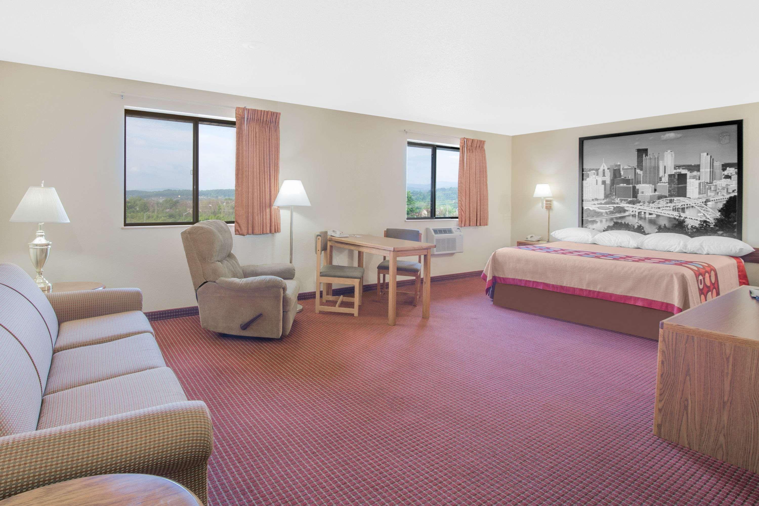 Super 8 By Wyndham Altoona