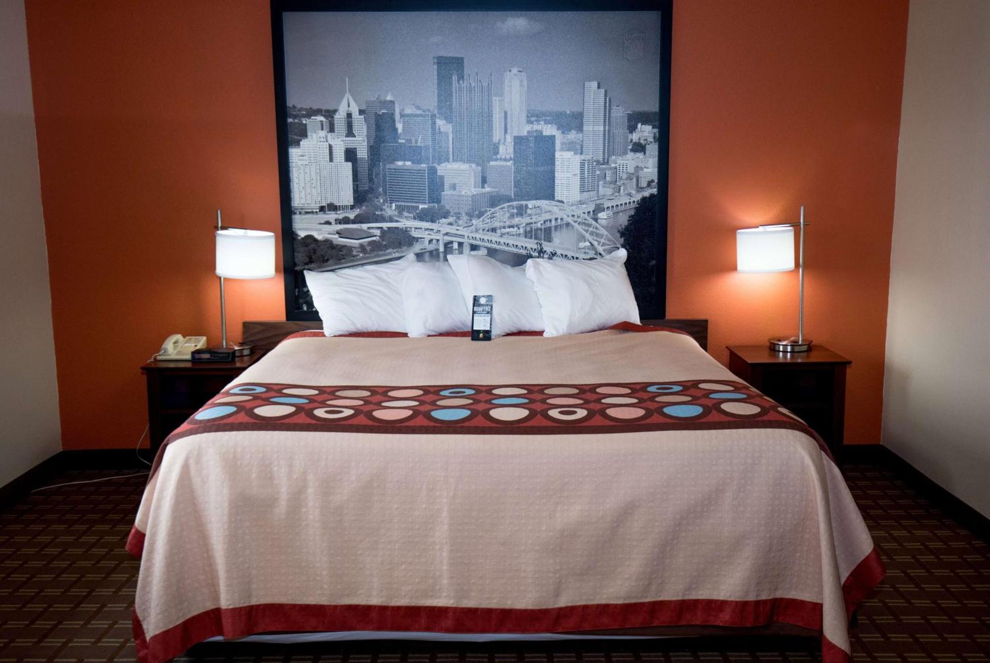 Hotel Super 8 By Wyndham 2*
