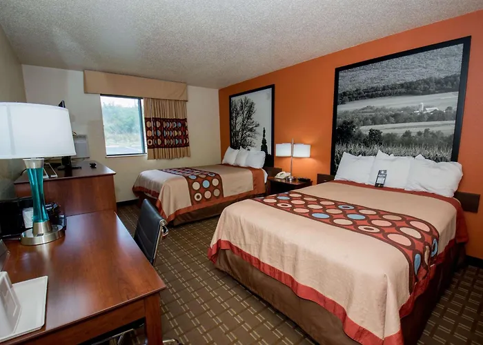 Super 8 By Wyndham Altoona